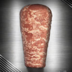 Handgeschichteter Yaprak Döner aus Kalbfleisch im Berliner Stil, blattdünn geschichtet