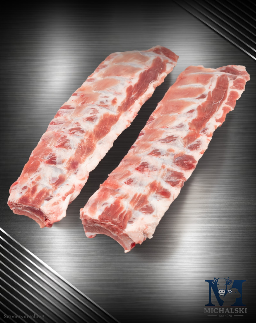 Michalski Baby Back Ribs aus Deutschland Michalski Baby Back Ribs aus Deutschland im Rohzustand auf hochwertigem Hintergrund