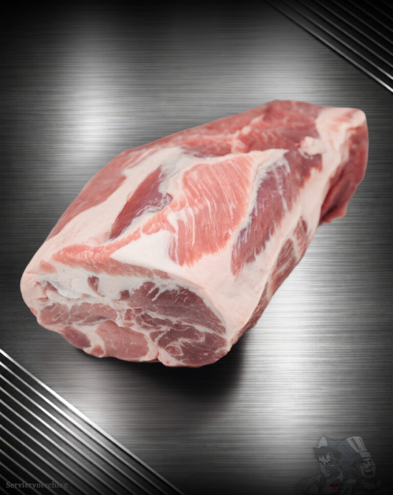 Rohes Stück Schweinenacken vom regionalen Strohschwein ohne Knochen mit feiner Marmorierung