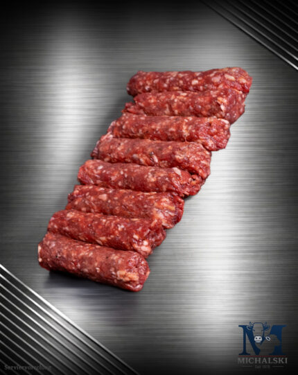 Michalski Cevapcici vom Landschwein roh auf dunklem Untergrund